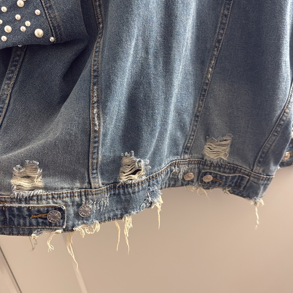 Sunset + Spring Pearl Sleeve Distressed Jean Jacket - Picture 3 of 4